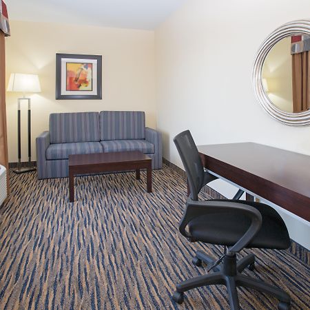 Holiday Inn Express & Suites Denver North - Thornton By Ihg Экстерьер фото