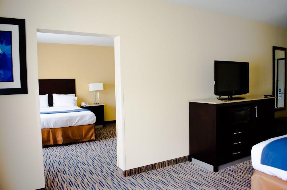Holiday Inn Express & Suites Denver North - Thornton By Ihg Экстерьер фото