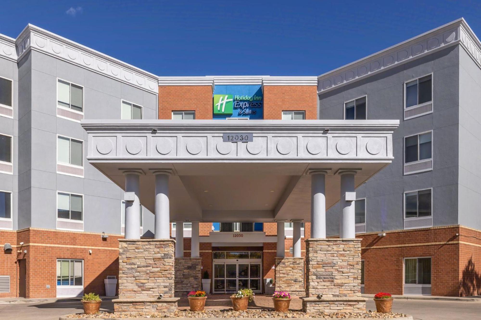 Holiday Inn Express & Suites Denver North - Thornton By Ihg Экстерьер фото